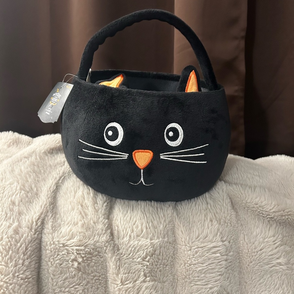 Black Cat Plush Basket